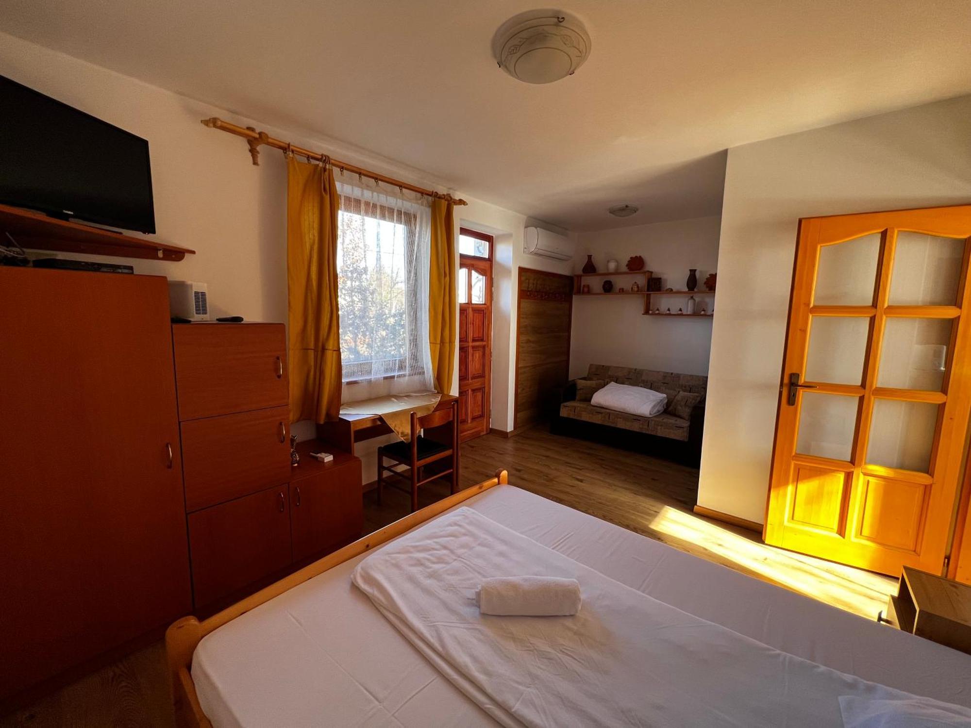 AQUA Thermal Sóterápia és Apartmanház Püspökladány Esterno foto